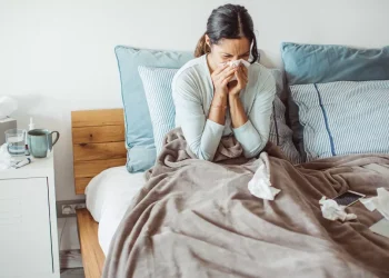 La grippe frappe fort cette saison : pourquoi les autorités sanitaires s’inquiètent